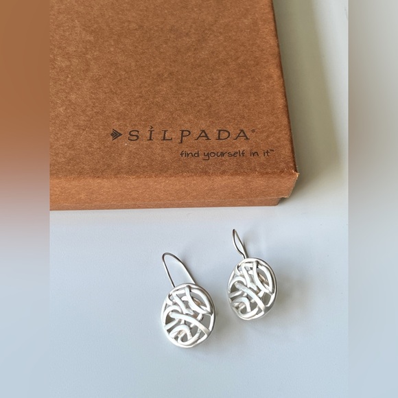 Silpada Retired Oxidized Sterling Silver Intertwined Circle Earrings - Picture 1 of 4